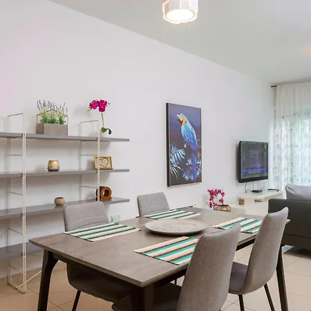 Bay View Gardens By Trulycyprus * Лимасол