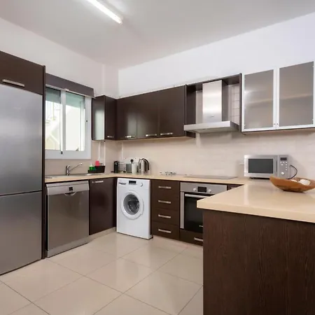 Bay View Gardens By Trulycyprus Апартаменты Лимасол