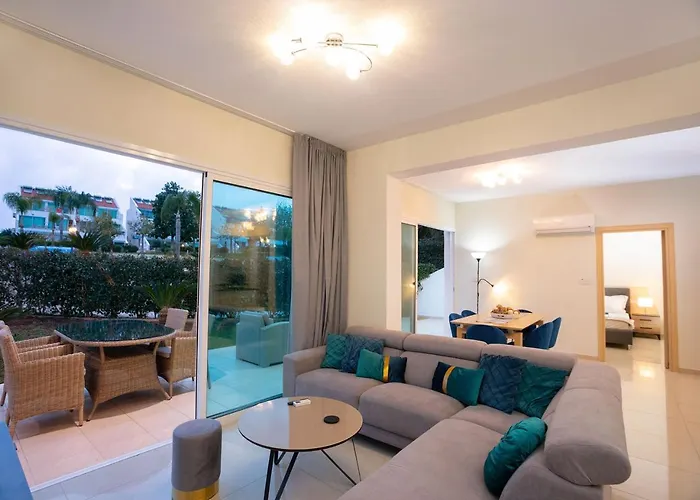 Bay View Gardens By Trulycyprus Apartmán *