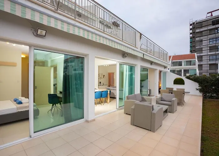 Bay View Gardens By Trulycyprus Λεμεσός